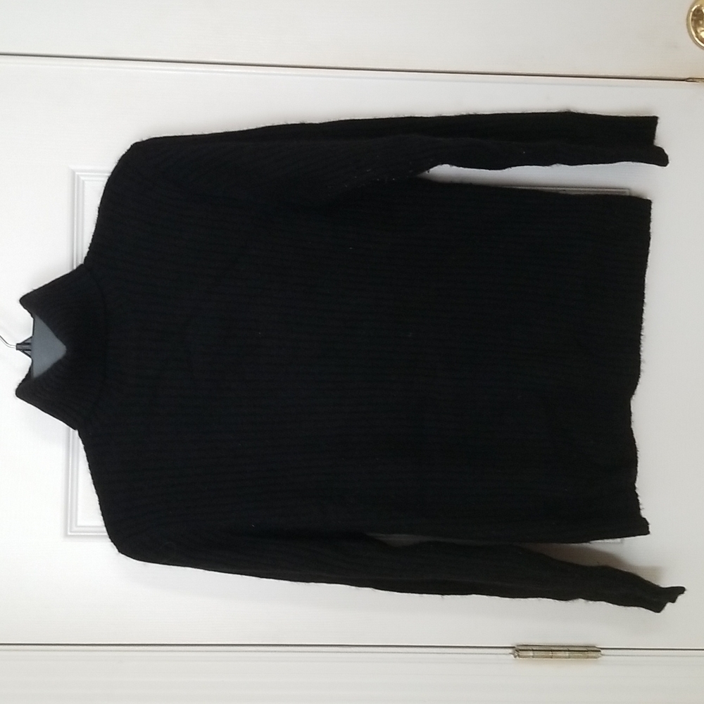 Country Shop Ladies Cashmere Turtleneck Sweater